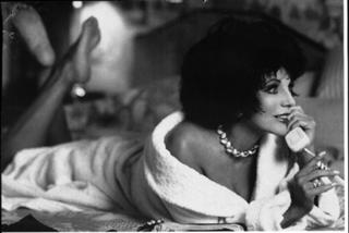 Joan Collins feet photo thumbnail