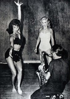 Joan Collins feet photo thumbnail