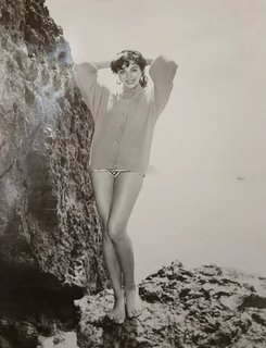 Joan Collins feet photo thumbnail