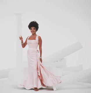 Joan Collins feet photo thumbnail