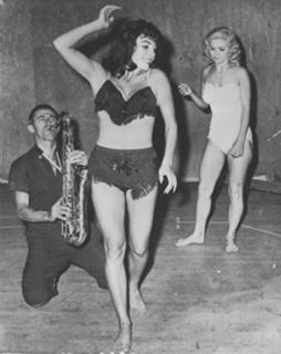 Joan Collins feet photo thumbnail