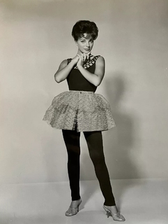 Joan Collins feet photo thumbnail