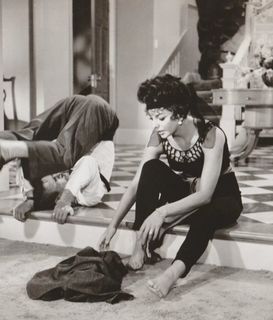 Joan Collins feet photo thumbnail