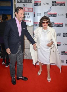 Joan Collins feet photo thumbnail