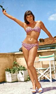 Joan Collins feet photo thumbnail