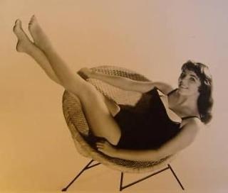 Joan Collins feet photo thumbnail