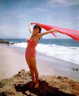 Joan Collins feet photo thumbnail