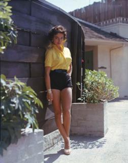 Joan Collins feet photo thumbnail