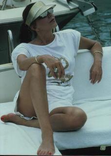 Joan Collins feet photo thumbnail