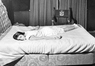 Joan Collins feet photo 2