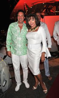 Joan Collins feet photo thumbnail