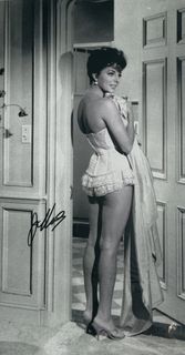 Joan Collins feet photo 8