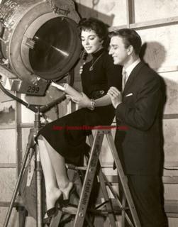Joan Collins feet photo thumbnail
