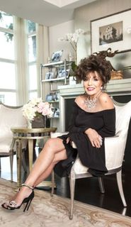 Joan Collins feet photo 2