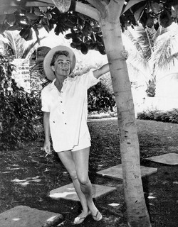 Joan Crawford feet photo 6