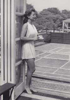Joan Crawford feet photo 17