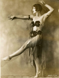 Joan Crawford feet photo 17