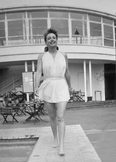 Joan Crawford feet photo 11