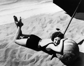 Joan Crawford feet photo 4