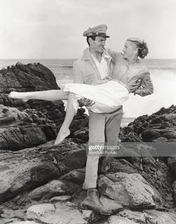 Joan Fontaine feet photo 12