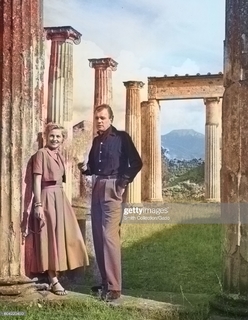 Joan Fontaine feet photo 11