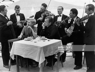 Joan Fontaine feet photo 9