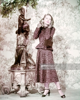 Joan Fontaine feet photo 8