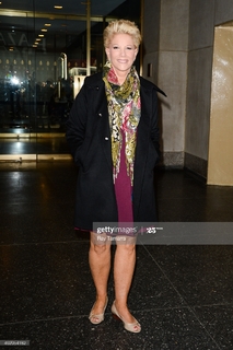 Joan Lunden feet photo 17