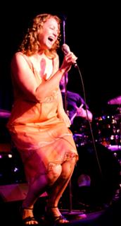 Joan Osborne feet photo 16