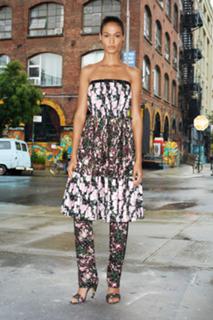 Joan Smalls feet photo thumbnail