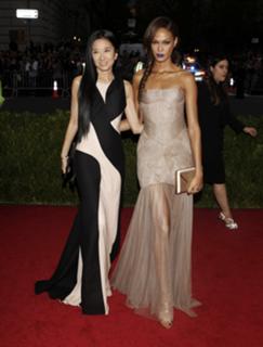 Joan Smalls feet photo thumbnail