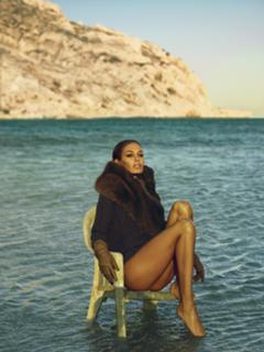 Joan Smalls feet photo thumbnail