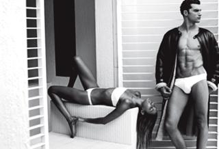 Joan Smalls feet photo thumbnail