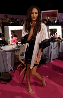 Joan Smalls feet photo thumbnail