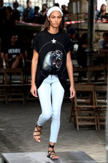 Joan Smalls feet photo thumbnail