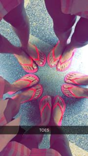 Joan Smalls feet photo thumbnail