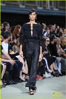 Joan Smalls feet photo thumbnail