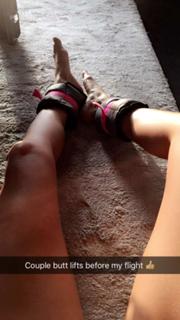 Joan Smalls feet photo thumbnail