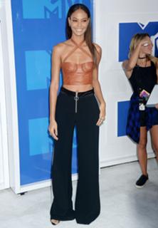 Joan Smalls feet photo thumbnail