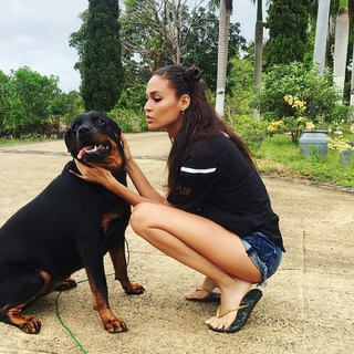 Joan Smalls feet photo thumbnail