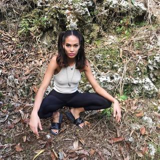 Joan Smalls feet photo thumbnail