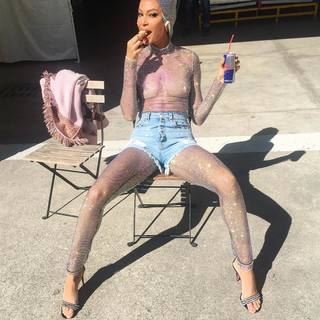 Joan Smalls feet photo thumbnail