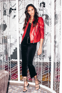 Joan Smalls feet photo thumbnail