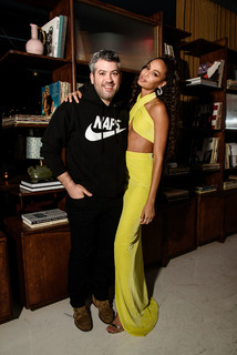 Joan Smalls feet photo thumbnail