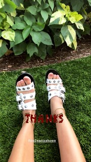 Joan Smalls feet photo thumbnail