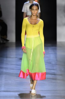 Joan Smalls feet photo thumbnail