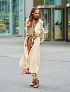 Joan Smalls feet photo thumbnail