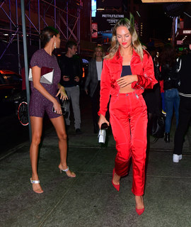 Joan Smalls feet photo thumbnail