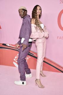 Joan Smalls feet photo thumbnail