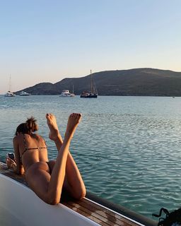 Joan Smalls feet photo thumbnail